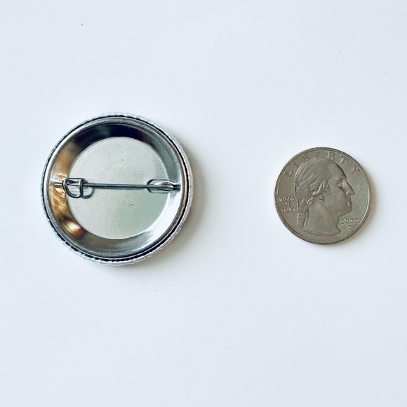 📍 5/$20 Disney Marvel’s "Iron Man” Pin Button - Picture 2 of 2